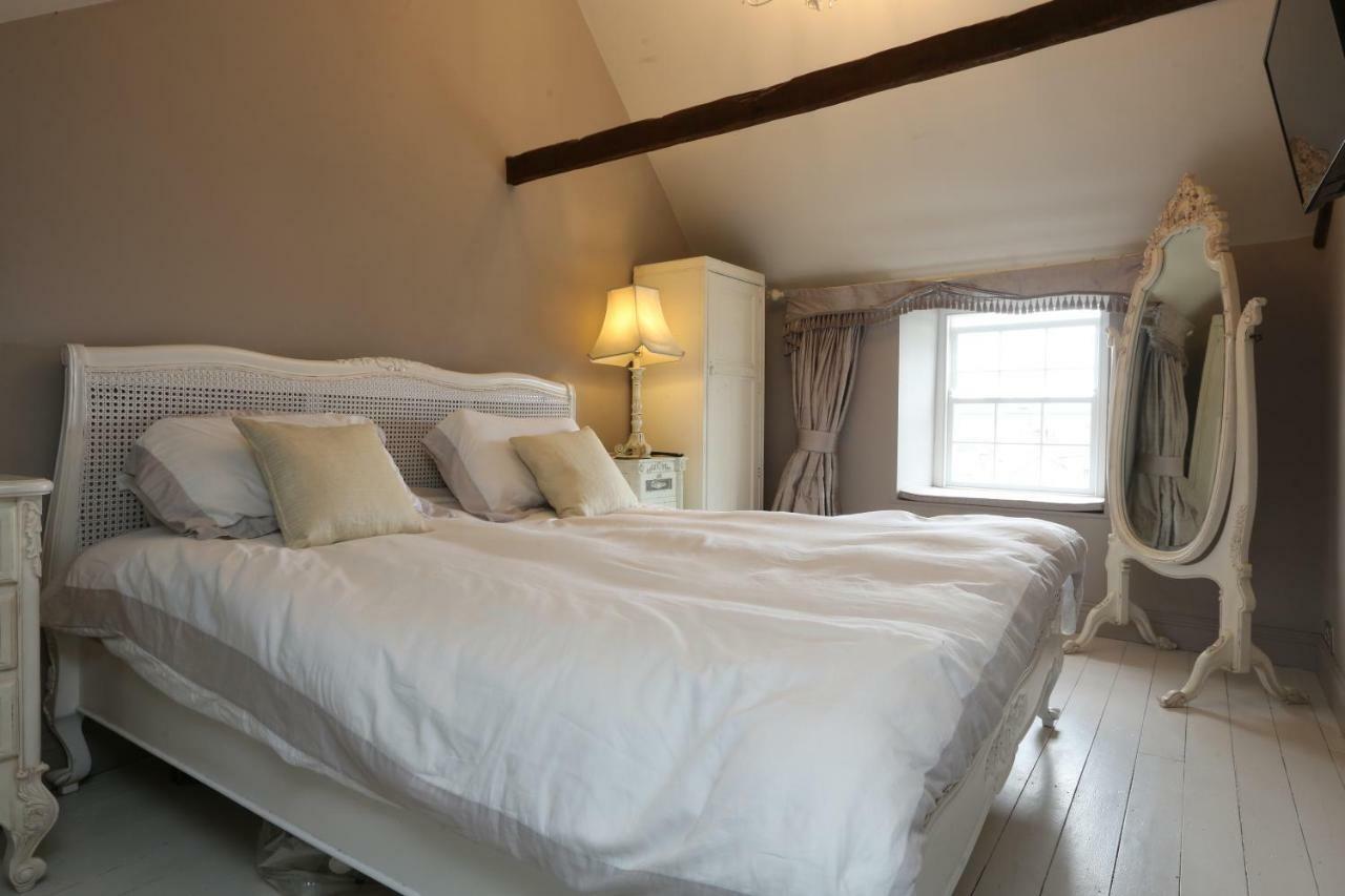 Monmouth House Apartments, Lyme Regis Old Town, Dog Friendly, Parking Bagian luar foto